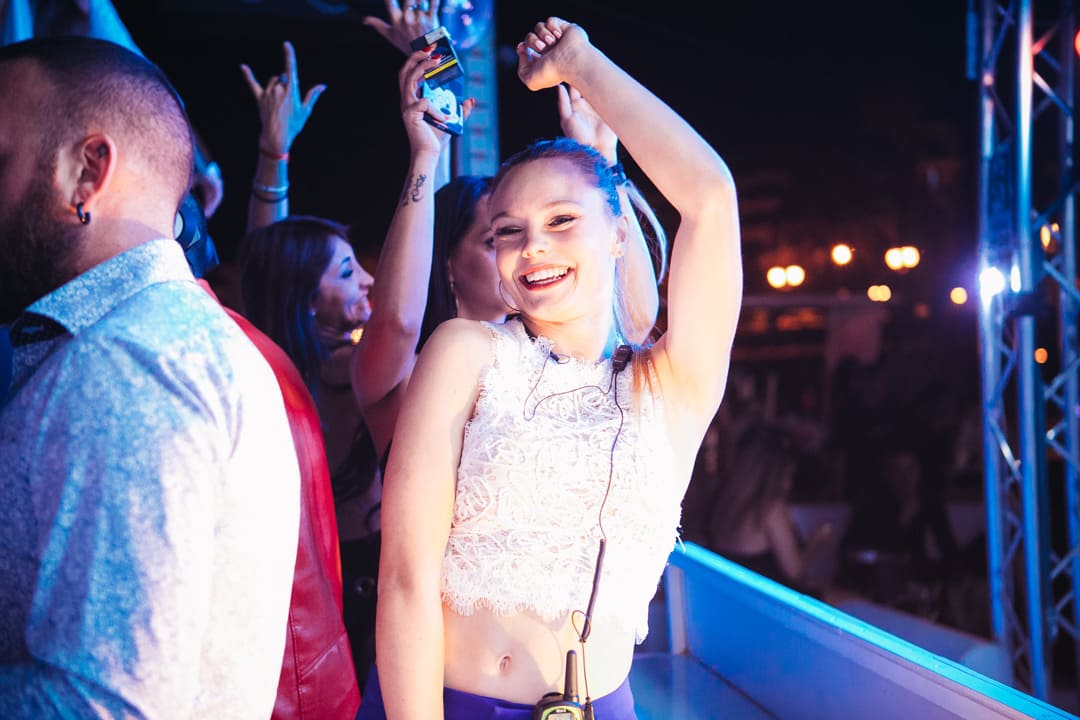 イタリアのクラブに踊りに行こう 海の上の最高のクラブ イタリアの一大イベント サンレモ音楽祭のパーティ会場でもあり安全です